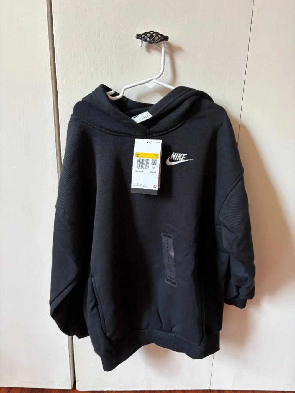 Nike Sportswear Club Fleece Hoodie Kids Small Black NWT Embroidered Logo FZ5579-